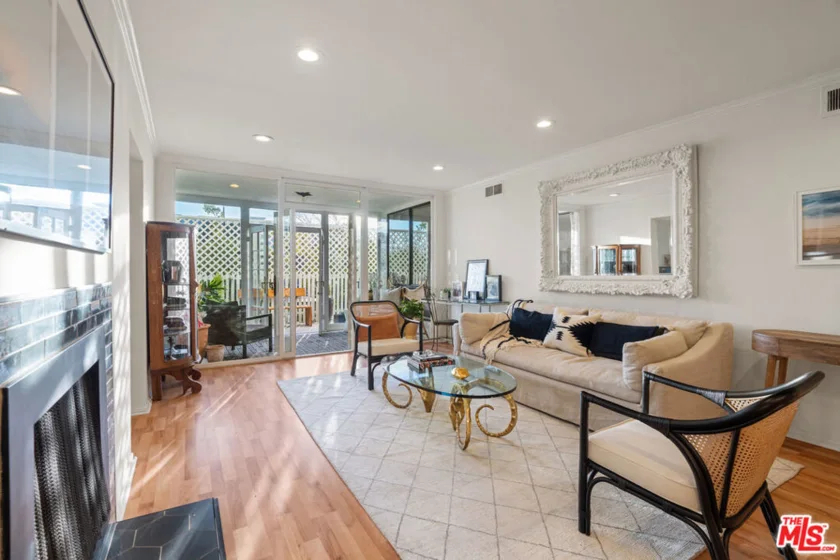 415 Montana Avenue #104 photo 1