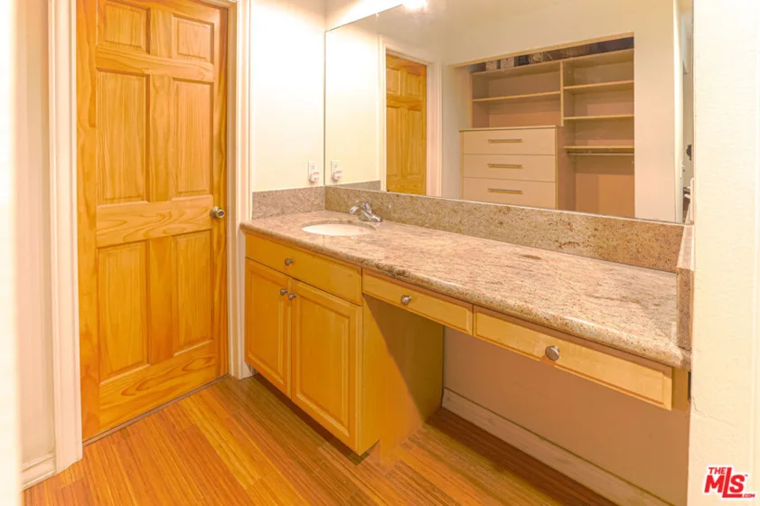 8105 Raintree Circle photo 5