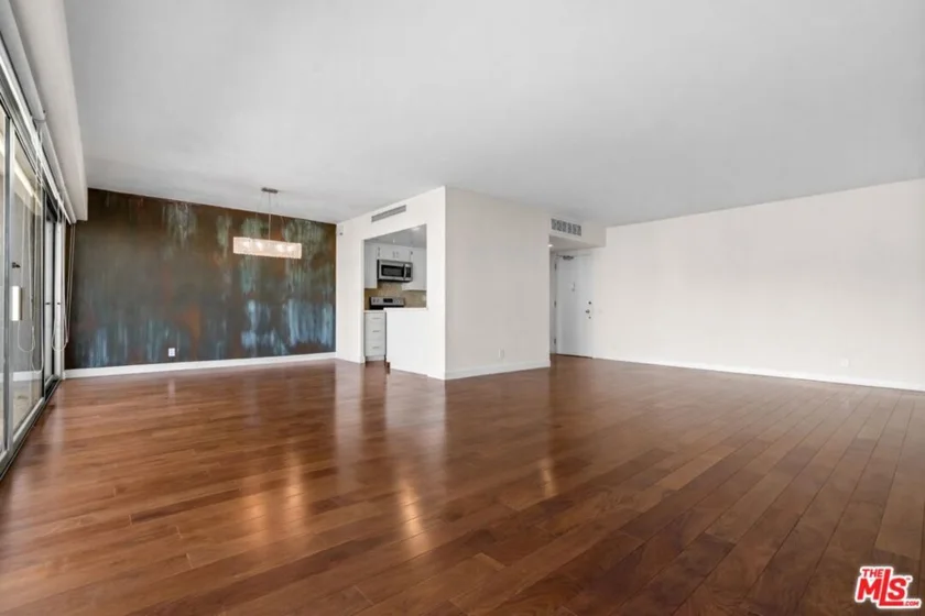 10450 Wilshire Boulevard #4G photo 15