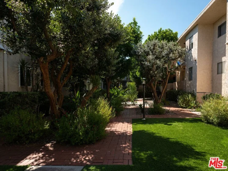 5055 Coldwater Canyon Avenue #114 photo 29