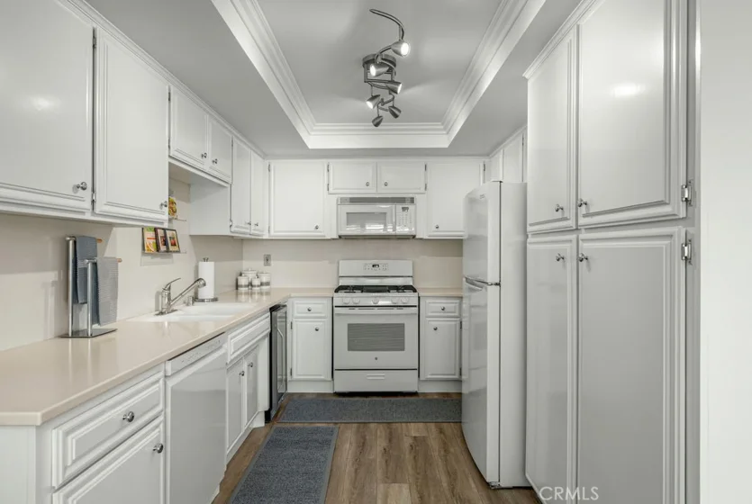 1110 W 10th Street #104 photo 19