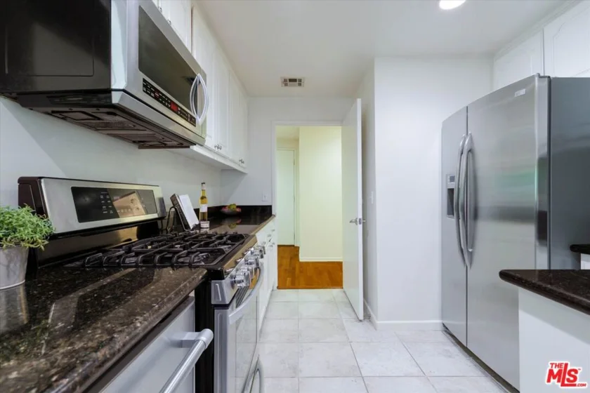 1401 S Bentley Avenue #202 photo 39