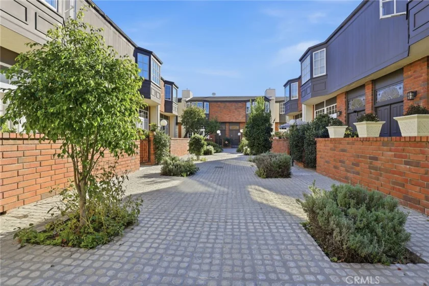 5420 Lindley #7 photo 1