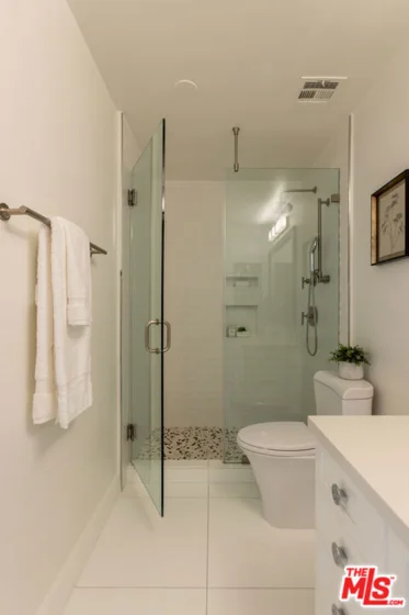 4460 Wilshire Boulevard #207 photo 57