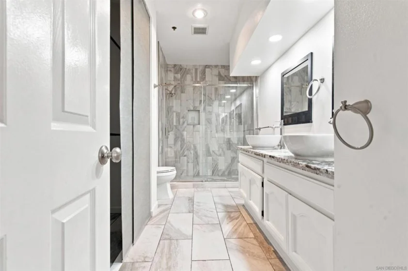 5845 Friars Road #1216 photo 9