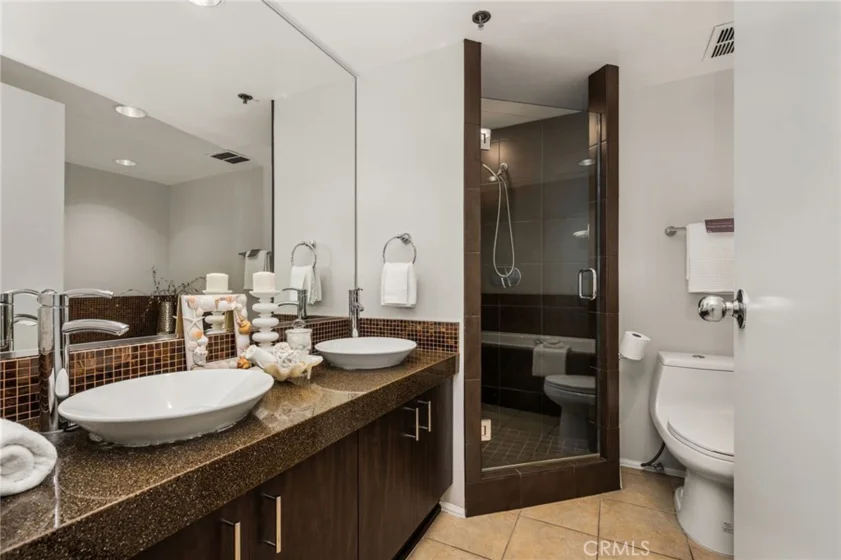 525 E Seaside #403 photo 27