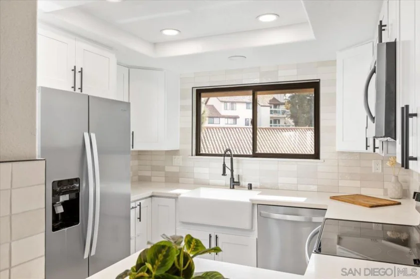 16266 Avenida Venusto #E photo 32