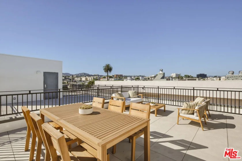 11967 Mayfield Avenue #105 photo 34