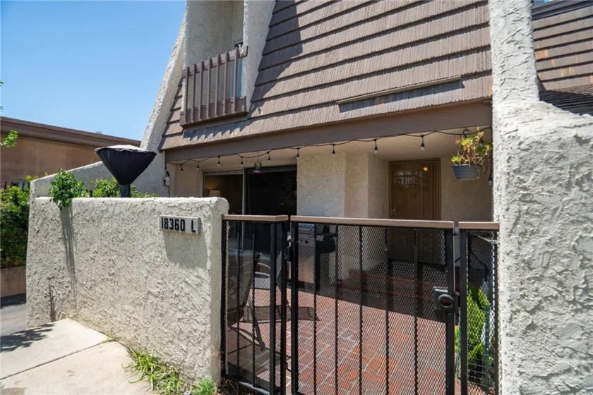 18360 Collins #L photo 8