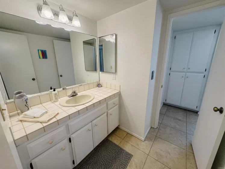 1112 S Pacific Street #B photo 29