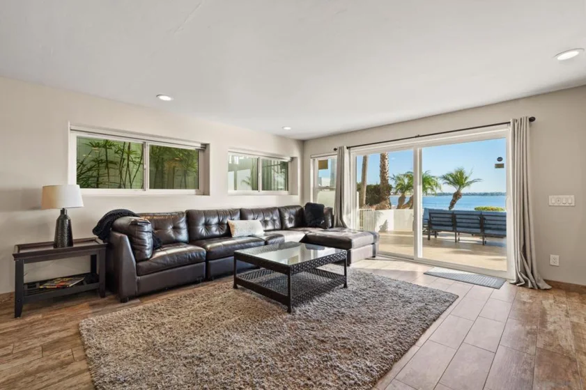 1177 Pacific Beach Drive ##A photo 15