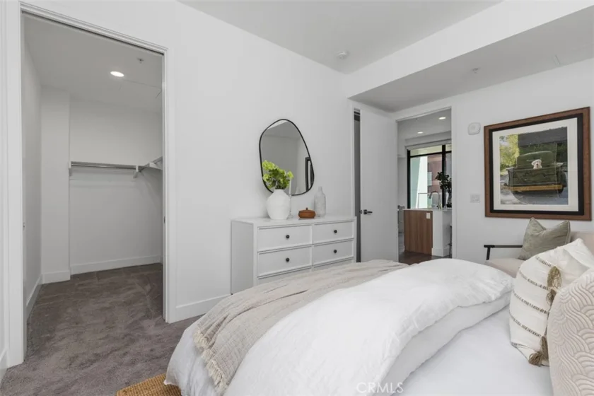 709 E Walnut Street #315 photo 19