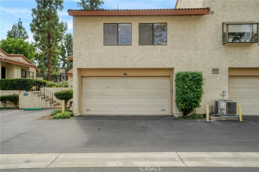 21551 Burbank Blvd #120 photo 1