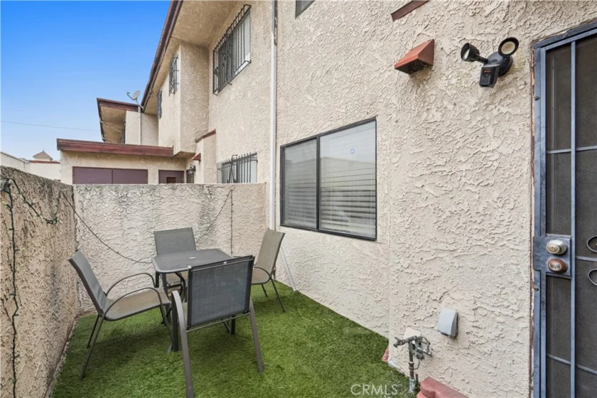 11401 Berendo Avenue #6 photo 10