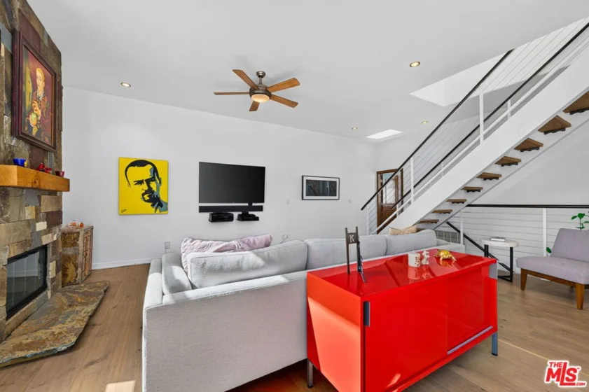 650 Rose Avenue #2 photo 4