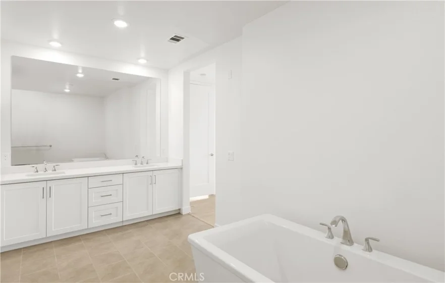 3700 Rivington photo 17