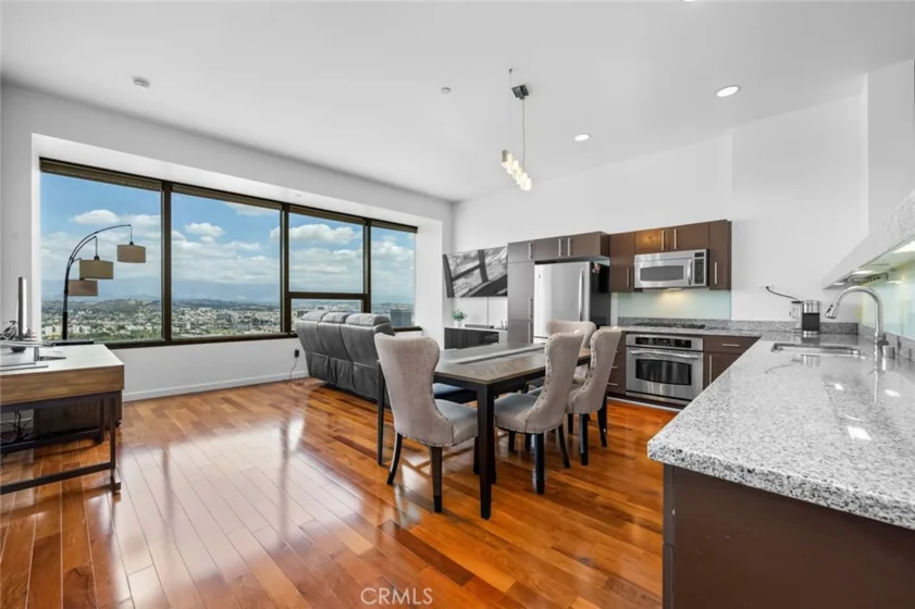 1100 Wilshire #3005 photo 1