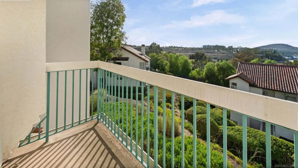 16424 Avenida Venusto #C photo 31