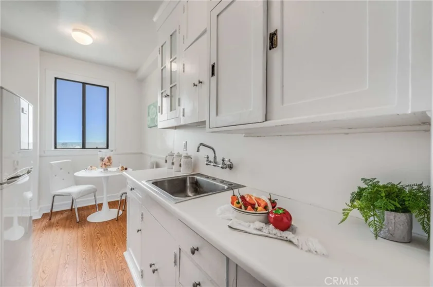 315 W 3rd #1011 photo 12