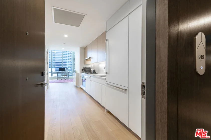 877 Francisco Street #919 photo 5