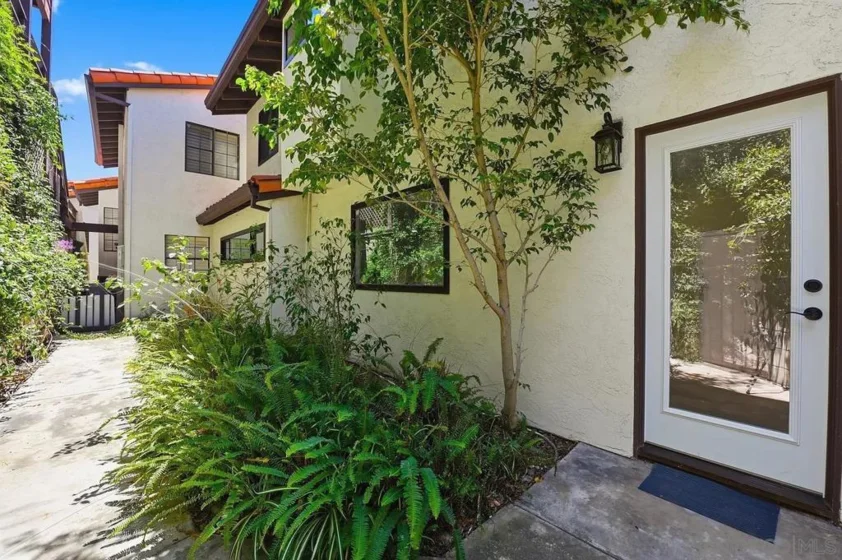 4008 Ampudia Street photo 17
