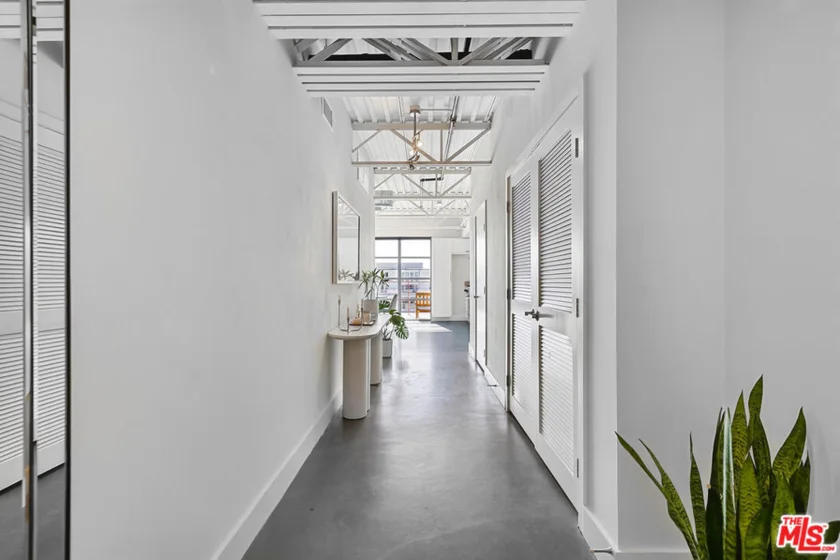 4141 Glencoe Avenue #511 photo 2