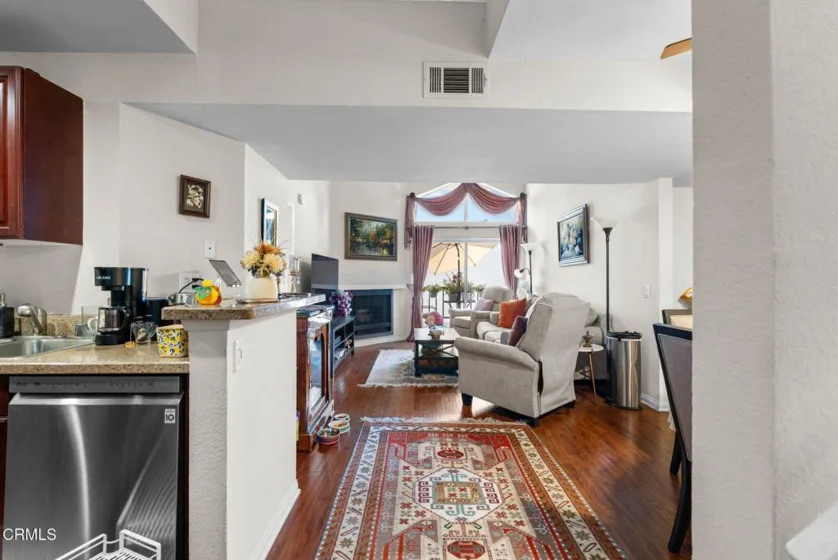 5565 Canoga Avenue #312 photo 5