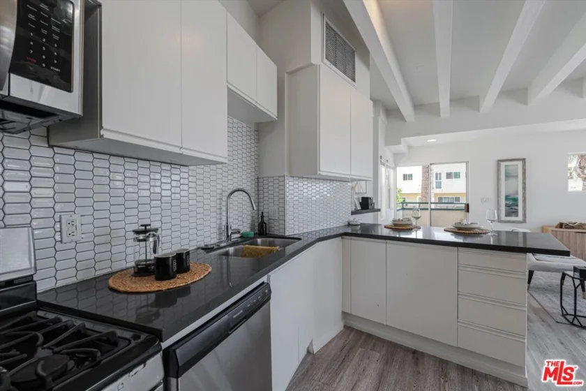 245 Hollister Avenue #1 photo 9