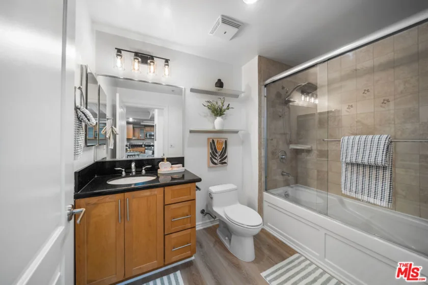 1128 S Serrano Avenue #104 photo 8