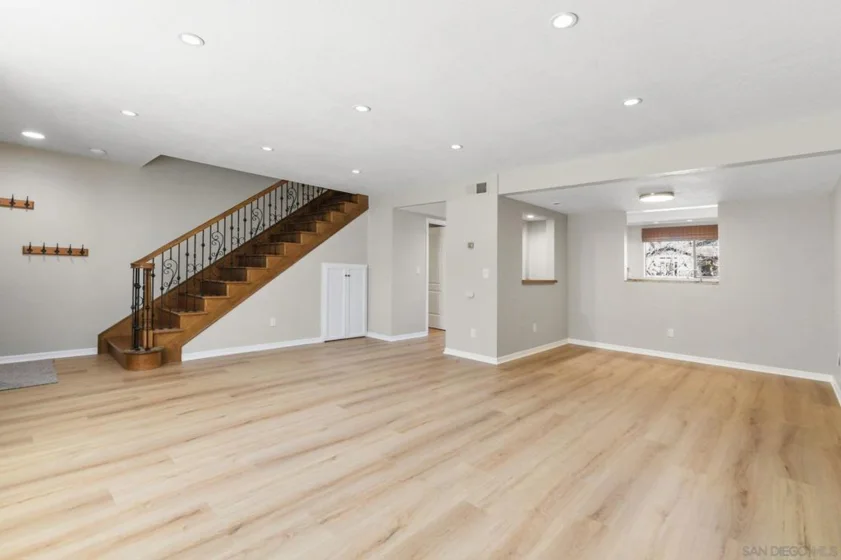 835 E Avenue #B photo 8