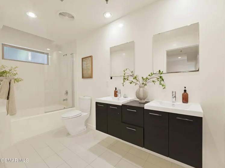 5016 Bakman Avenue #104 photo 18