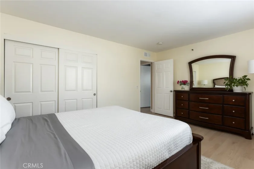 726 Elm Avenue #404 photo 19