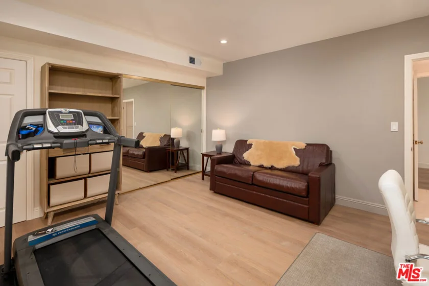 2337 Fox Hills Drive #102 photo 14