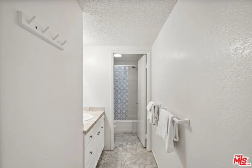3245 Altura Avenue #8 photo 25