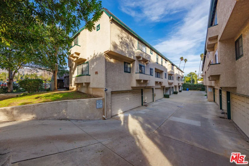 170 N Sierra Bonita Avenue #4 photo 36