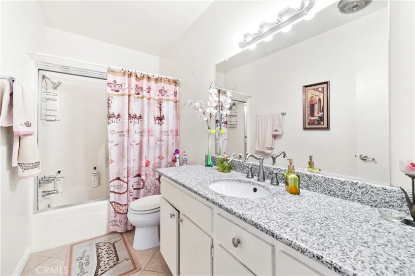 5252 Coldwater Canyon #202 photo 16