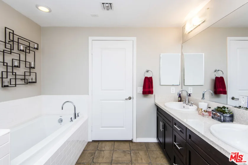 4050 Glencoe Avenue #212 photo 1