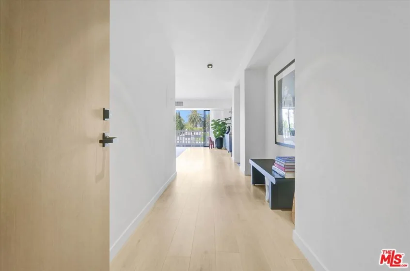 999 N Doheny Drive #312 photo 2