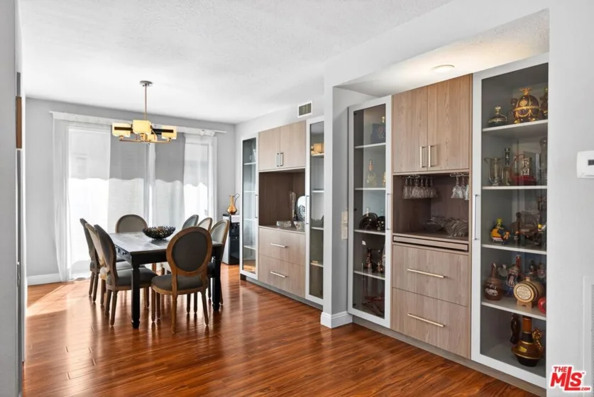 4822 Van Noord Avenue #6 photo 8