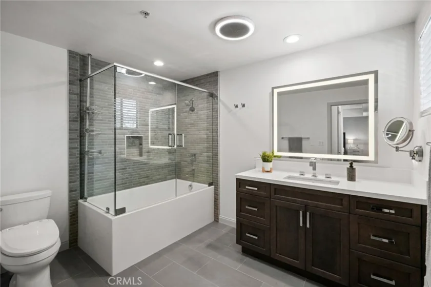4477 Woodman Avenue #202 photo 13