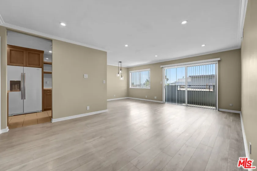1250 N Kings Road #506 photo 25