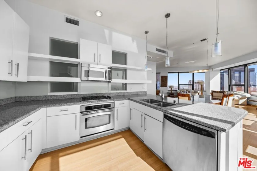 1100 Wilshire Boulevard #3508 photo 12