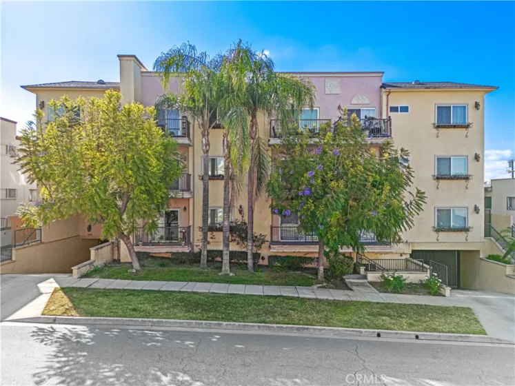 626 E Orange Grove Avenue #301 photo 1