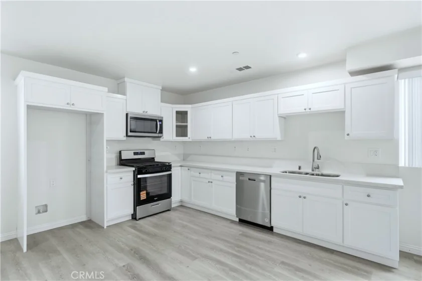 6919 S Menlo photo 24
