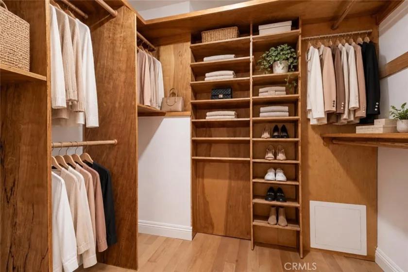 4536 Colbath Avenue #102 photo 8