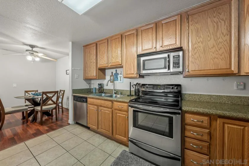 1845 Bayview Heights #99 photo 23