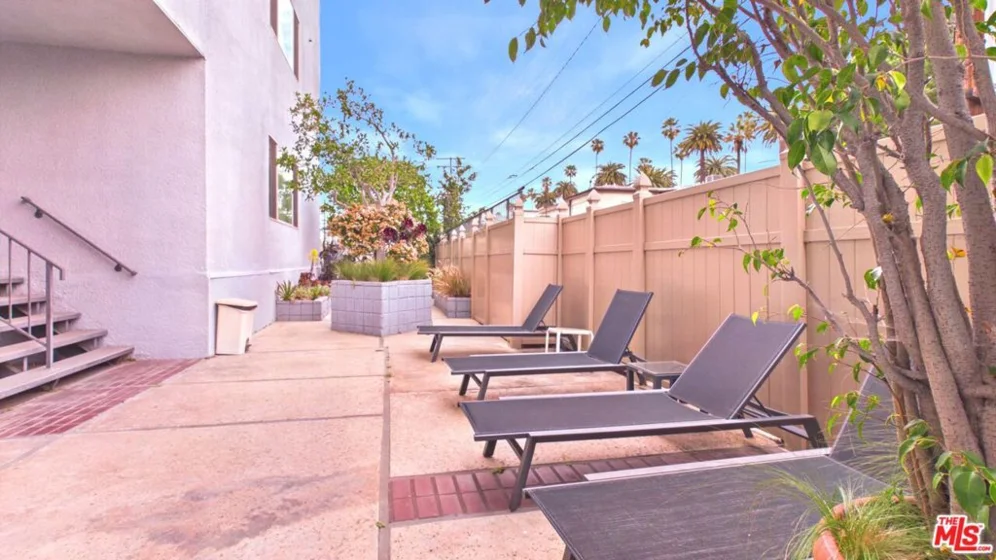 450 S Maple Drive #403 photo 17