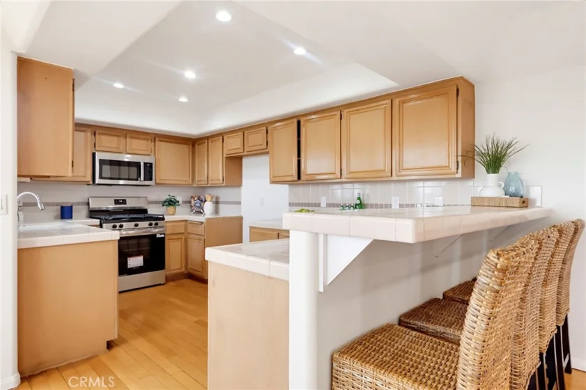 1073 W 9th Street #202 photo 16