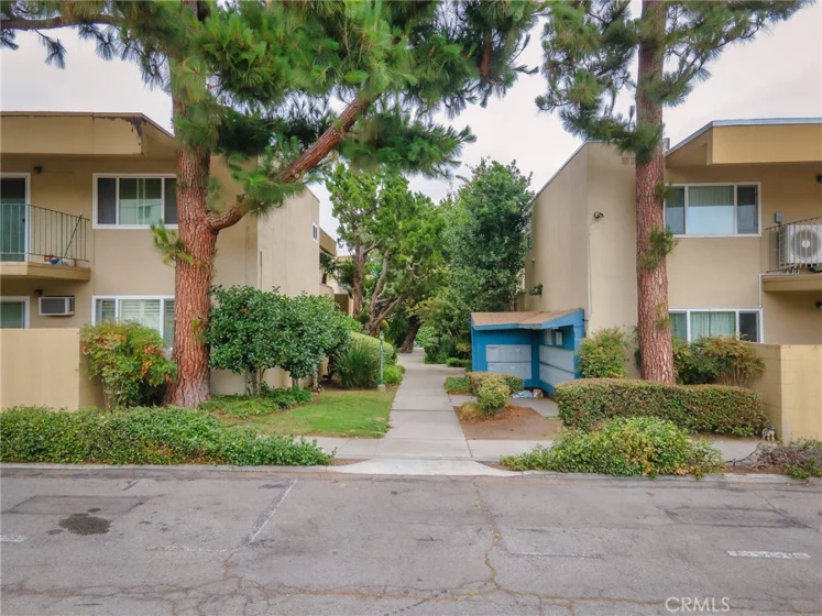 11138 Aqua Vista Street #18 photo 32