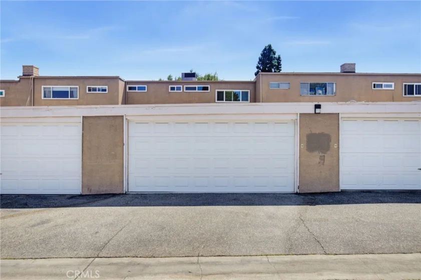 18134 Killion Street #4 photo 37